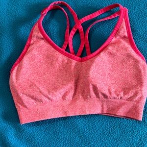 Reebok sports bra - hardly worn- size small-pink